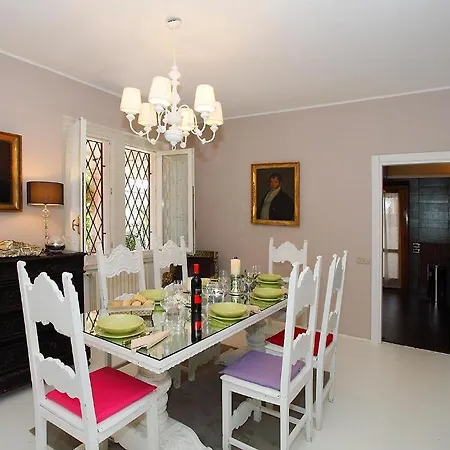 Sleeps 6 فيلة