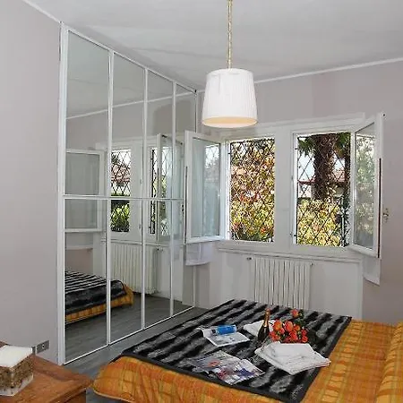 Villa Sleeps 6 Menaggio
