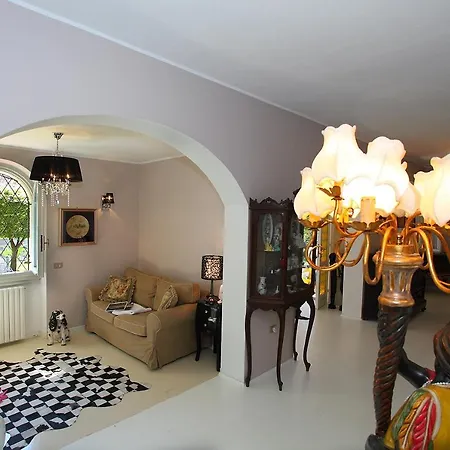Sleeps 6 Villa *