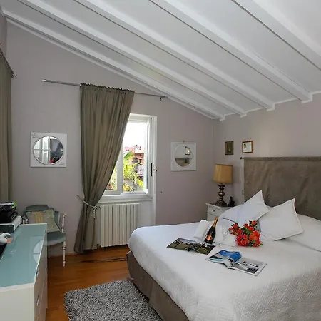 Sleeps 6 Villa Menaggio