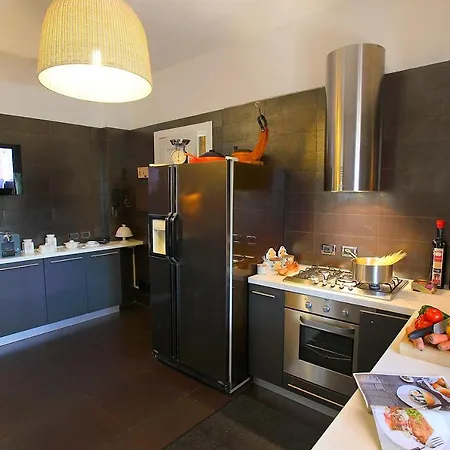 Villa Sleeps 6